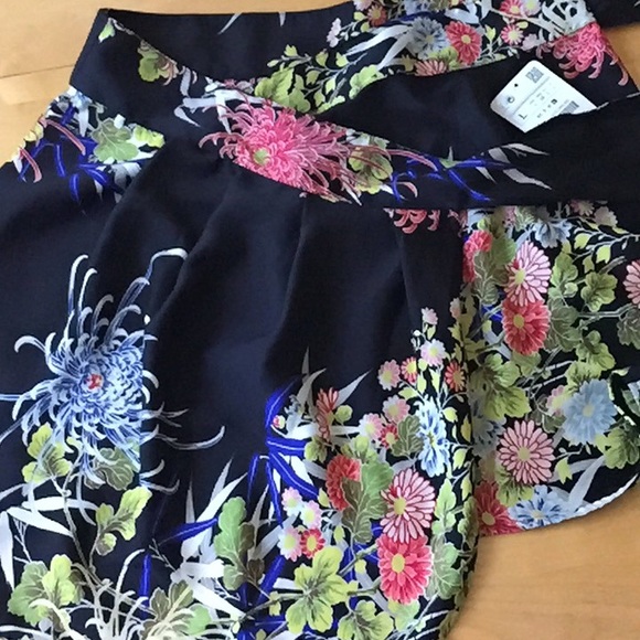 Zara Skirt - Picture 3 of 7